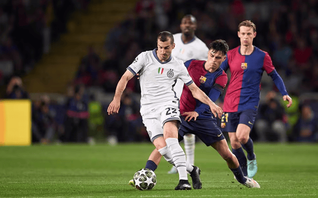 澳超战报：兰德尔屡失良机，奥克兰FC1-2纽卡斯尔喷气机（澳超简报：兰德尔错失多次良机，奥克兰FC1-2不敌纽卡斯尔喷气机）