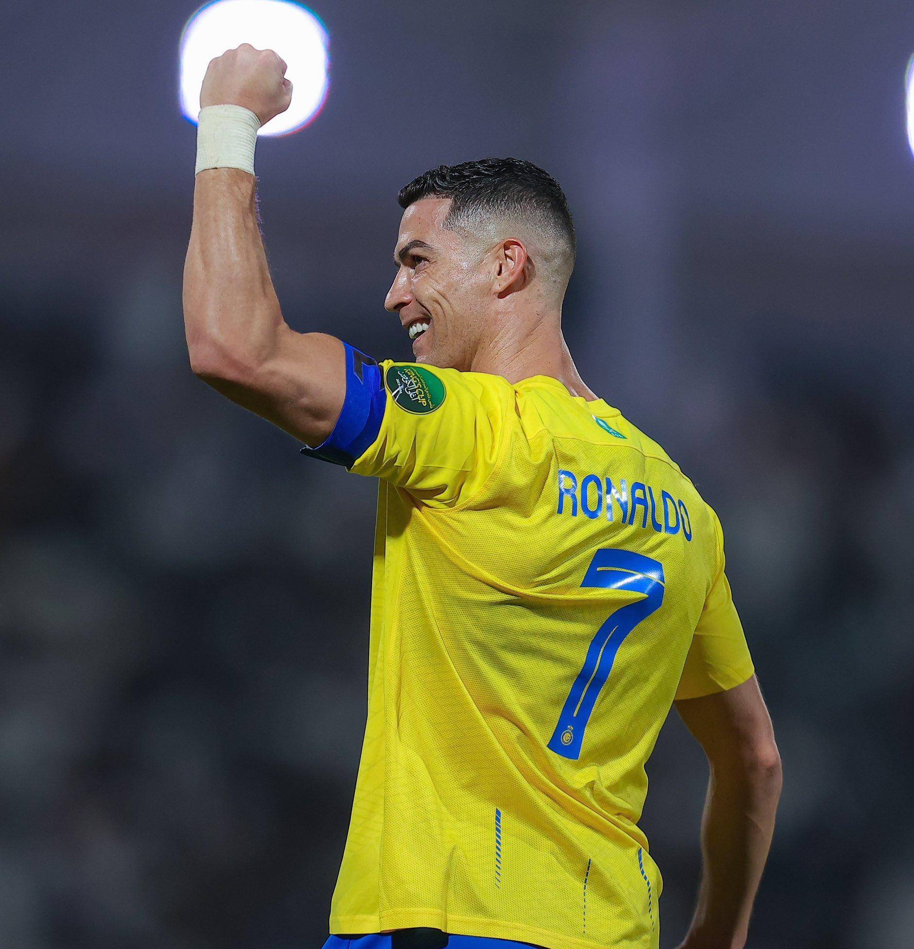 翻修球场，“连滚带爬”为的是“从从容容”（球场整修：今日“连滚带爬”，换来明日“从容不迫”）