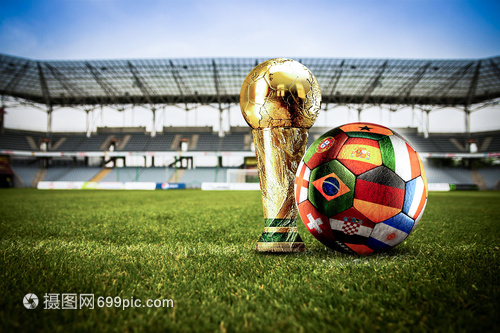 马卡：NFL在伯纳乌举办迫使皇马一直打客场，对球队造成沉重后果（马卡报：伯纳乌承办NFL致皇马长期客场作战，球队遭受严重影响）