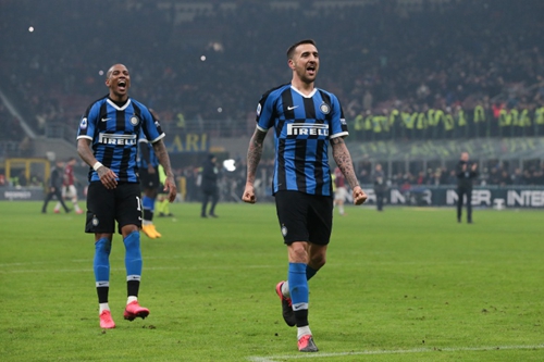 哈兰德单场五球震撼世界（哈兰德独中五元，惊艳足坛）