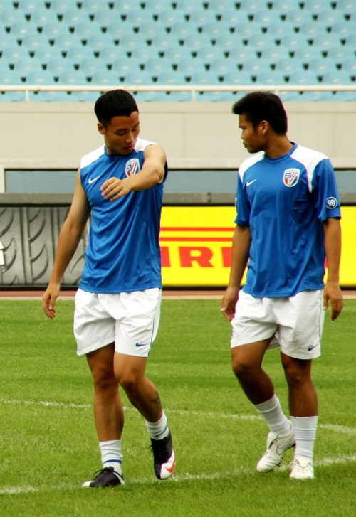 欧冠：巴黎2-1战胜曼联（欧冠战报：巴黎2比1力克曼联）