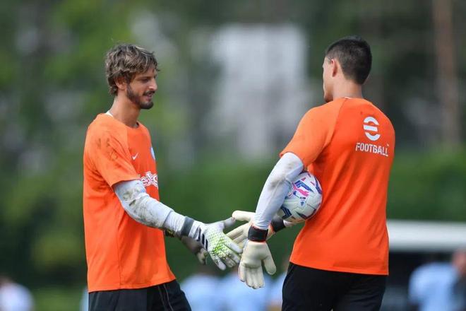 马竞vs瓦伦西亚首发：阿尔瓦雷斯领衔！格子替补，科克在列（马竞战瓦伦西亚首发出炉：阿尔瓦雷斯领衔，格列兹曼替补，科克入选）