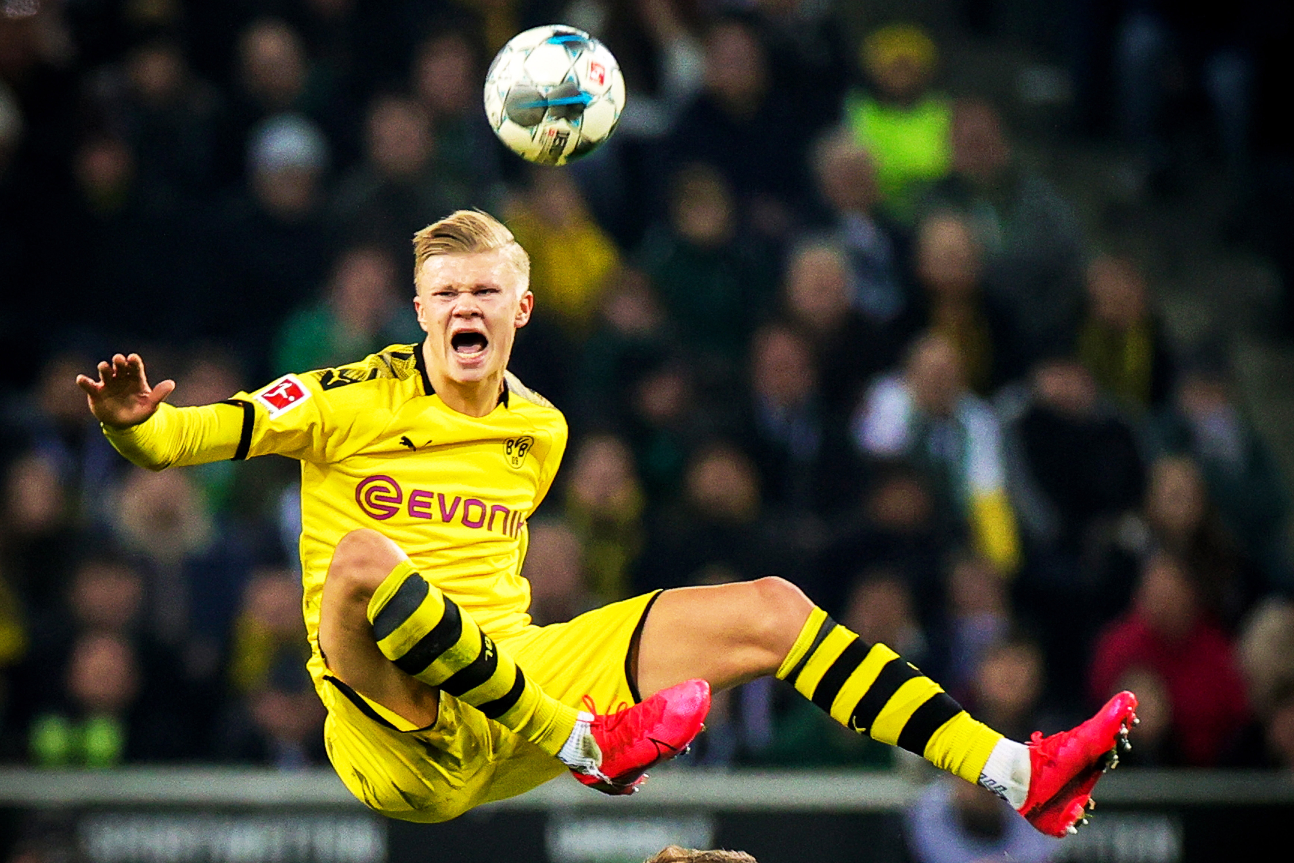 刷新中甲金靴进球纪录，姆本扎：自豪，队友的功劳和我一样大（中甲金靴纪录被改写，姆本扎：我自豪，队友功劳同样重要）