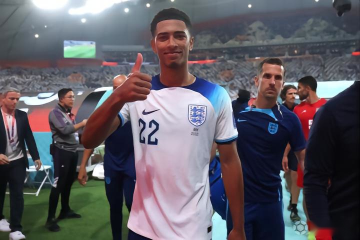 U22国足李镇全：团结且强大的集体，在正确道路上继续前进吧（U22国足李镇全：团结铸就强队，沿着正确方向稳步前进）