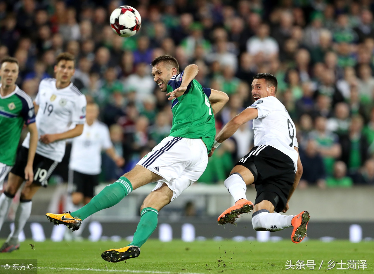 半场战报：斯洛伐克0-0北爱尔兰，双方破门乏术（半场快讯：斯洛伐克与北爱尔兰互交白卷，比分0-0）